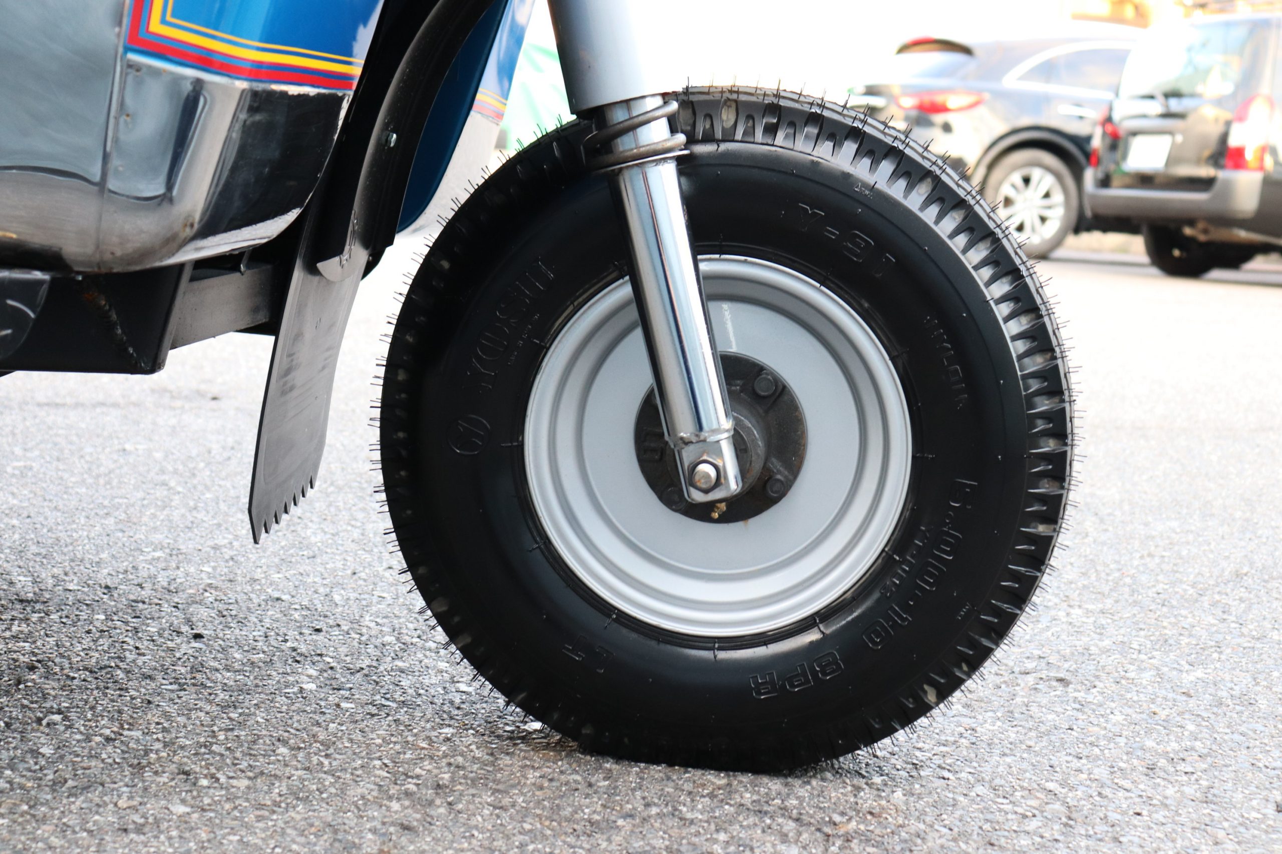 トゥクトゥク　ET4