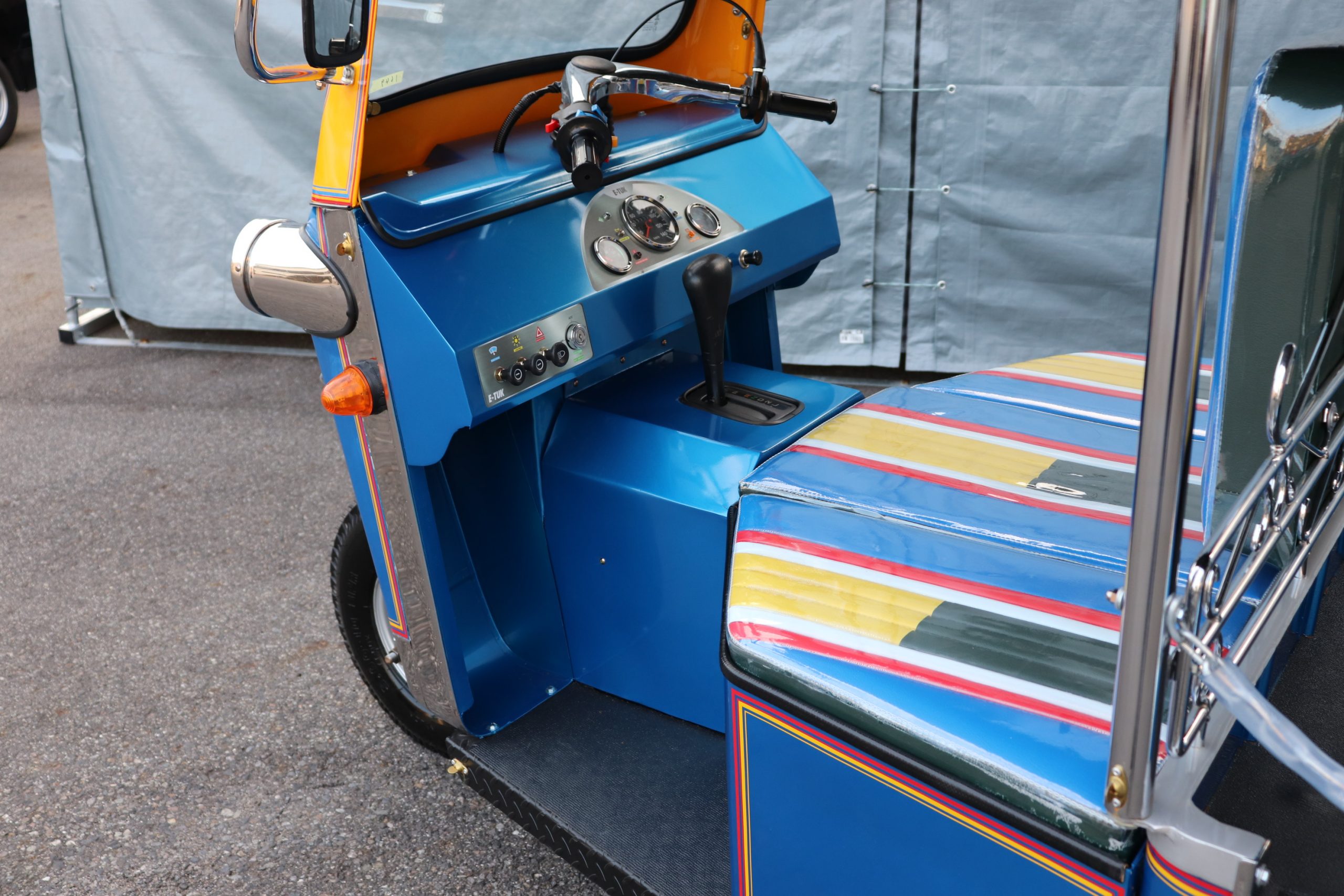 トゥクトゥク　ET4