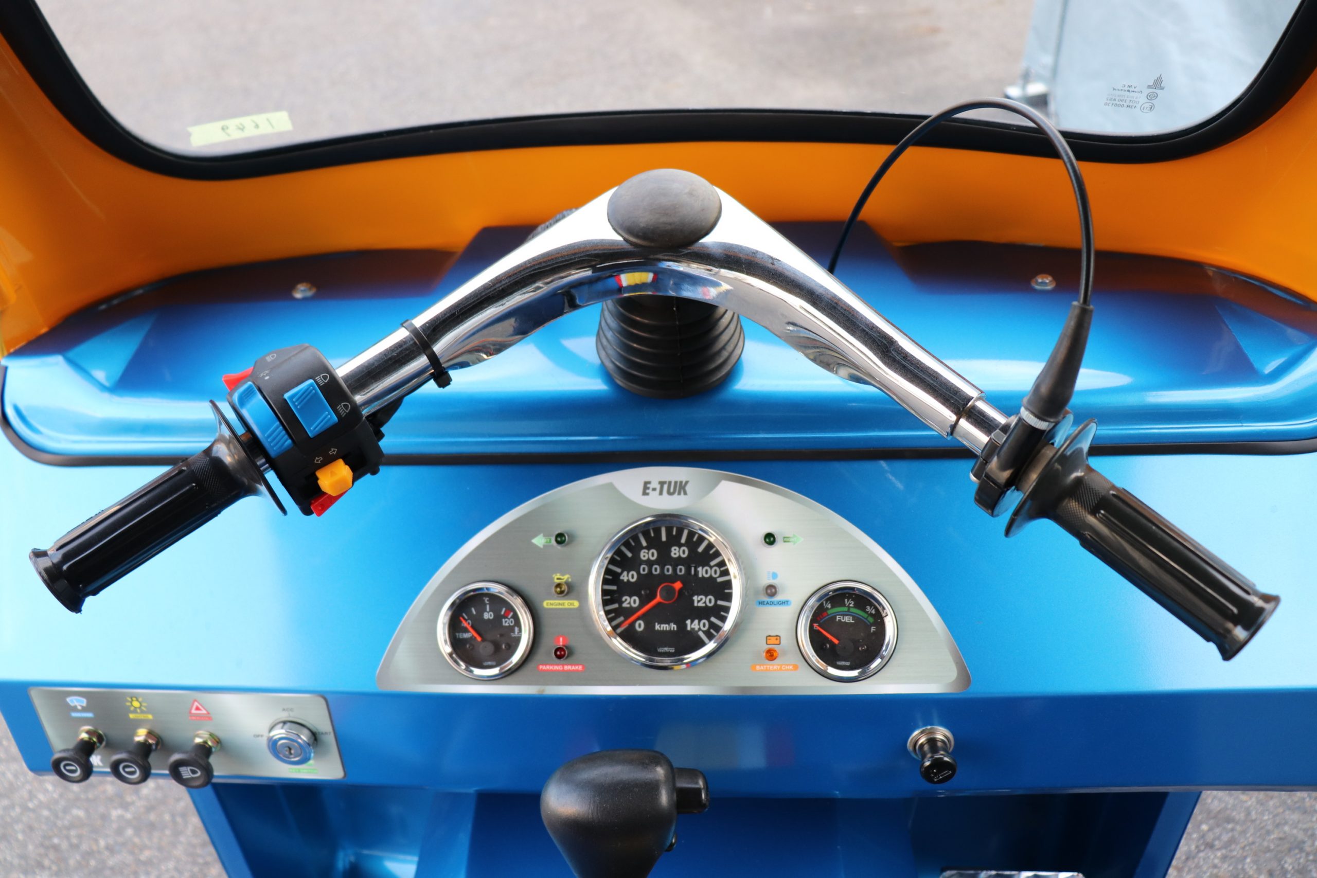 トゥクトゥク　ET4