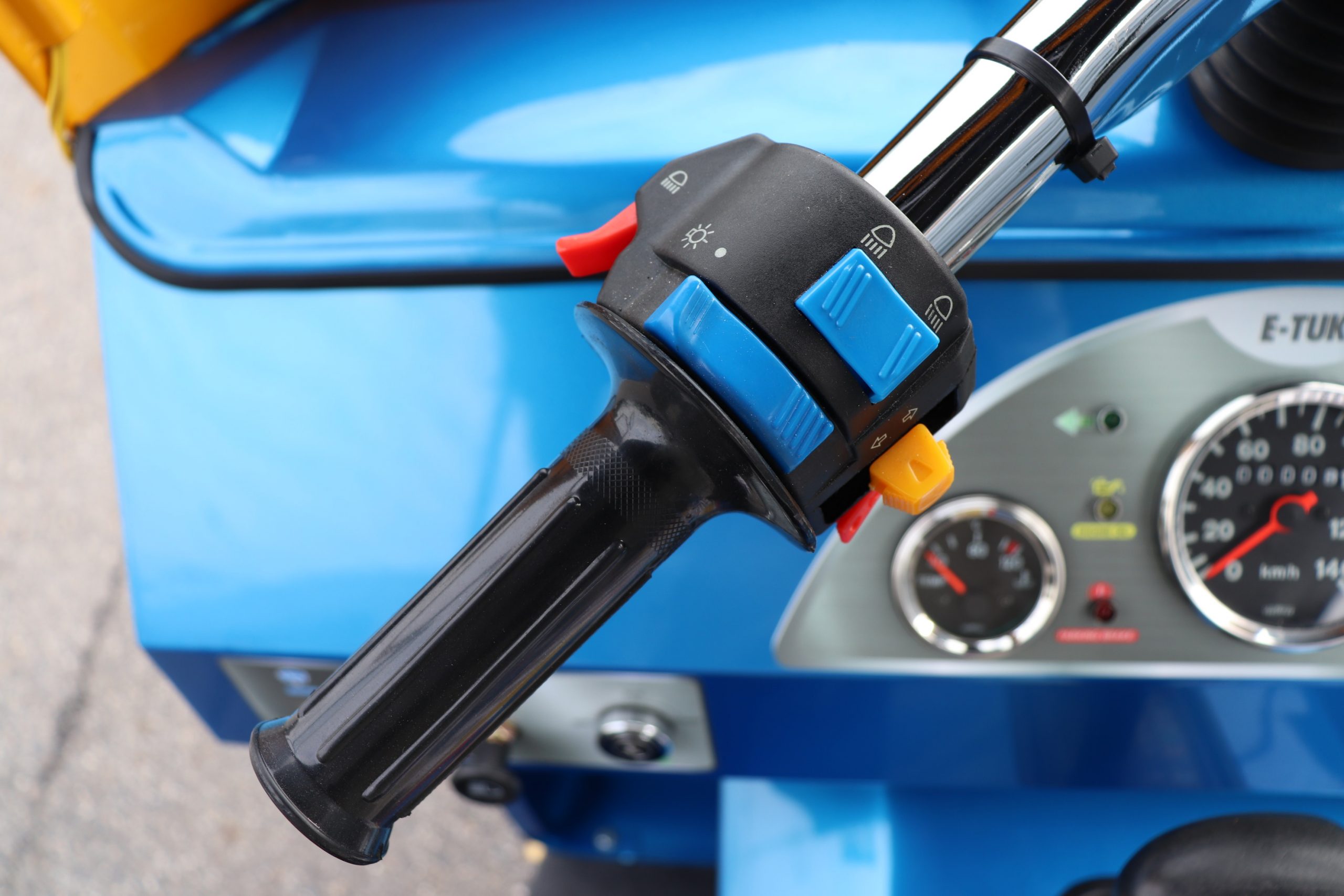 トゥクトゥク　ET9F