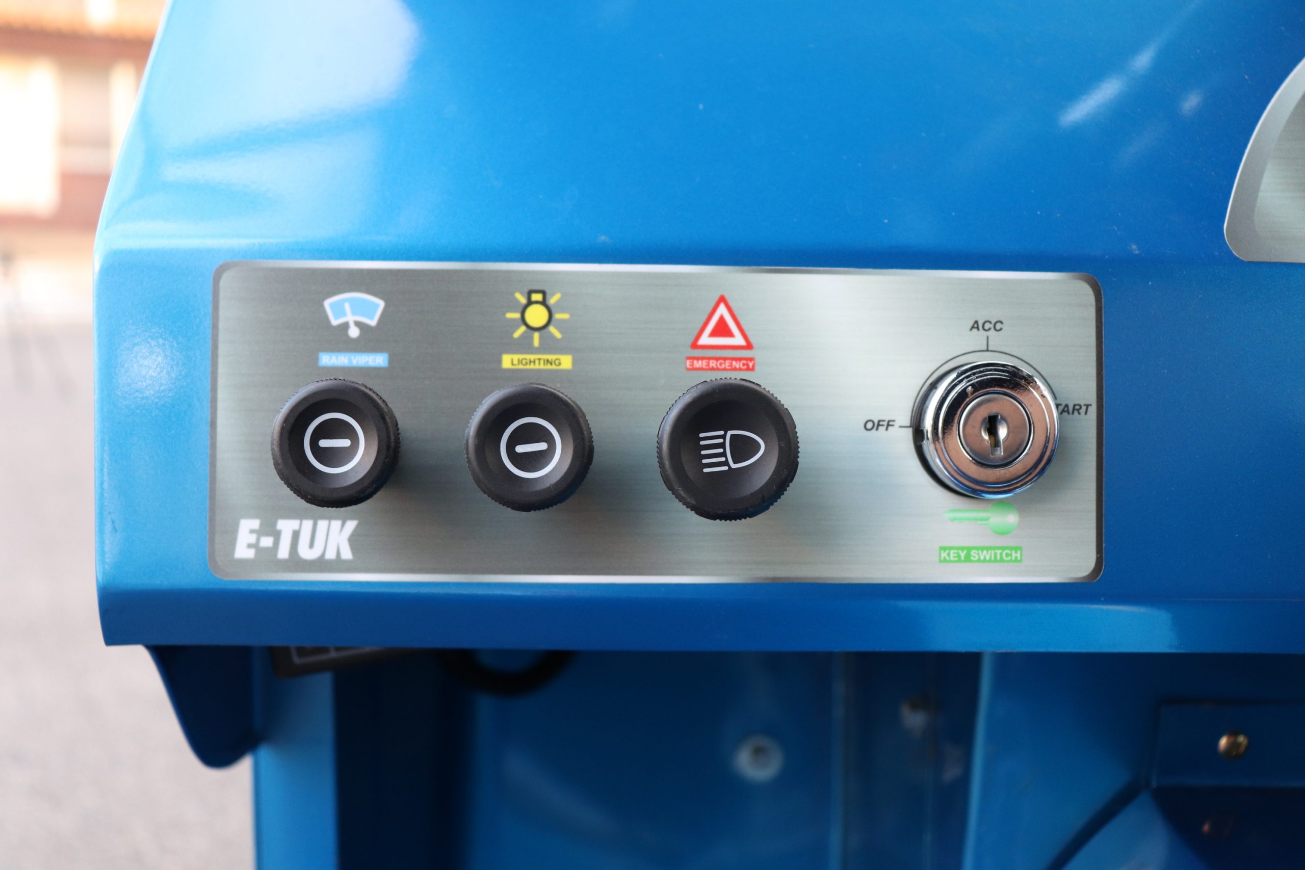 トゥクトゥク　ET4