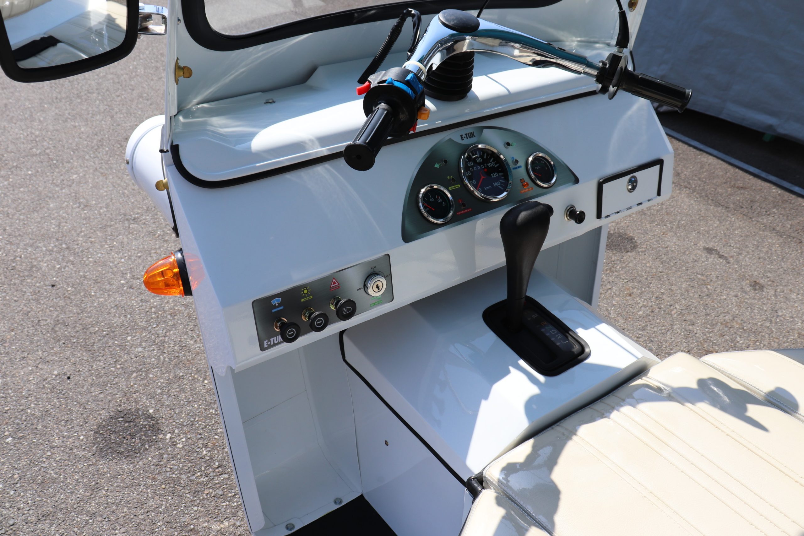 トゥクトゥク　ET10