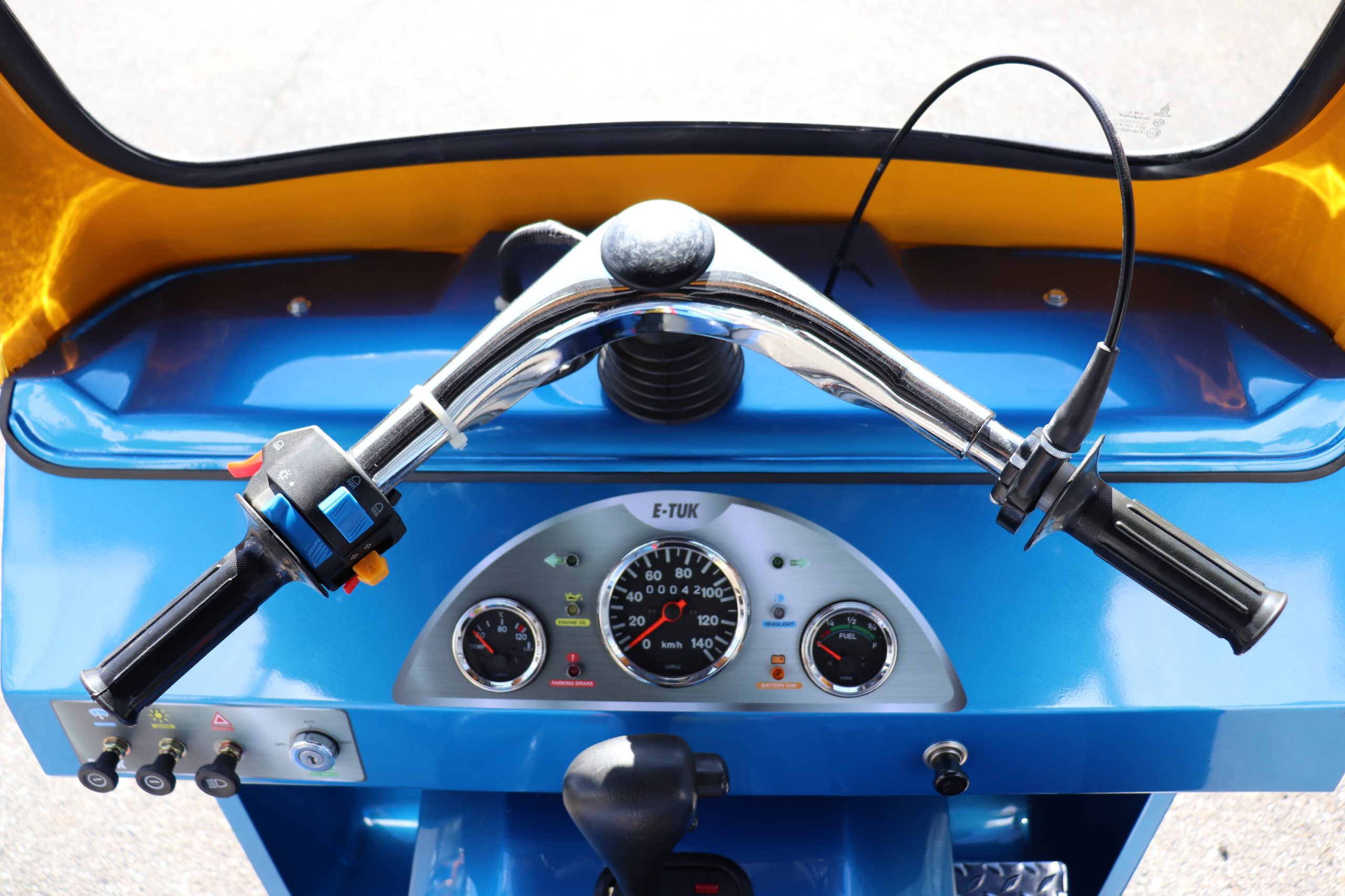 トゥクトゥク　ET7