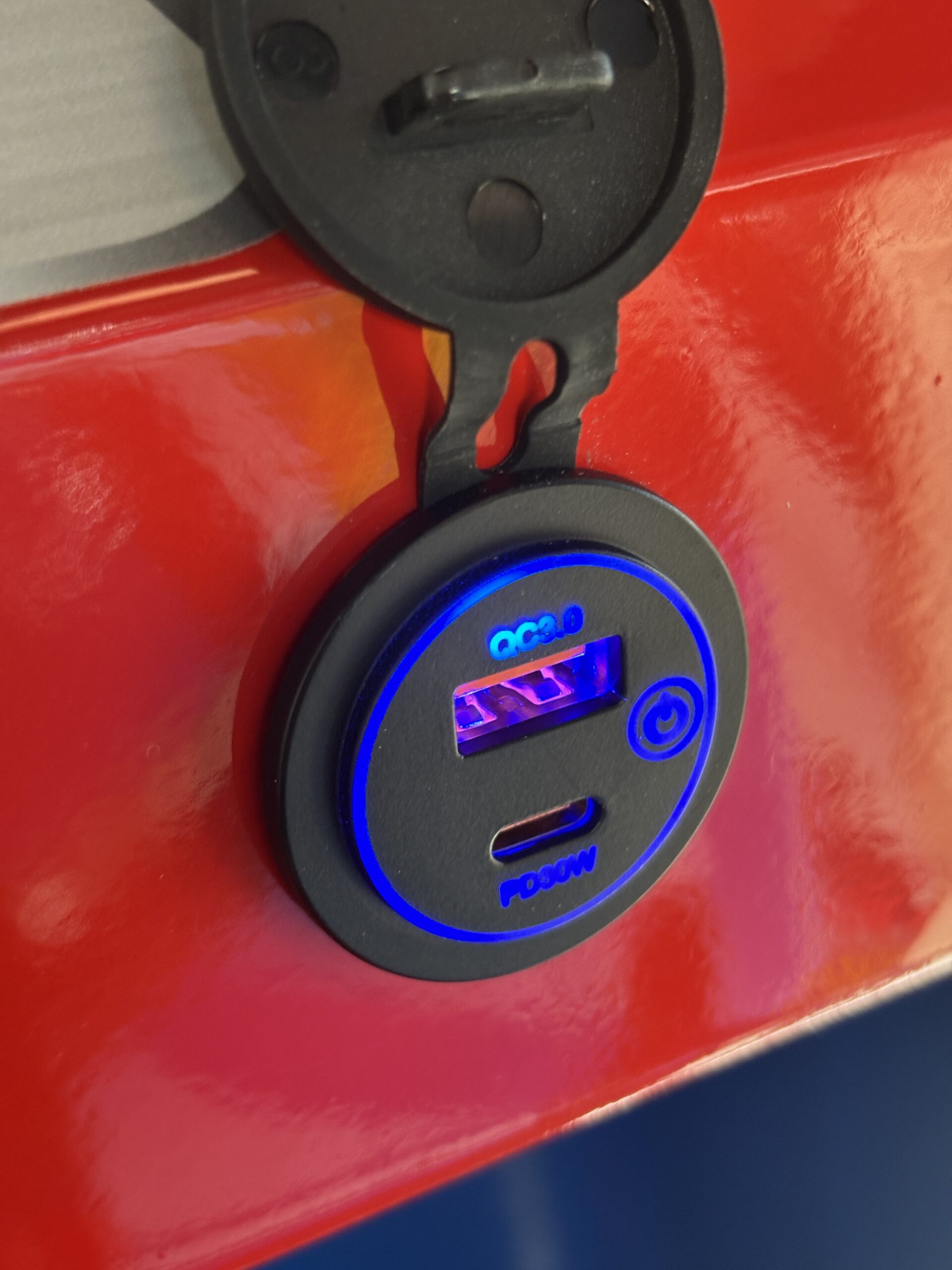 トゥクトゥクオプション　USB充電２ポート・USB TypeA TypeC クイックチャージ対応